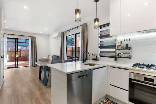 18 Treeline Lane Flat Bush_4