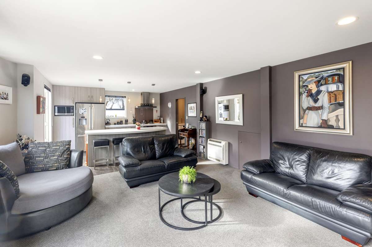 28 Mayfair Street_2