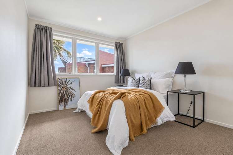2/13A Frost Road Mount Roskill_12