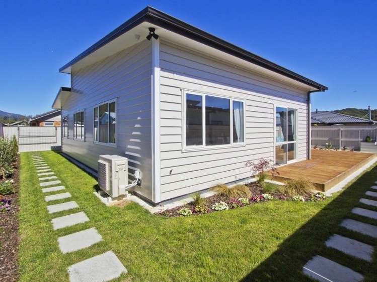43 Fraser Colman Grove Wainuiomata_16