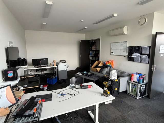 Unit 4 at 13 Kahu Crescent Te Rapa Park_3