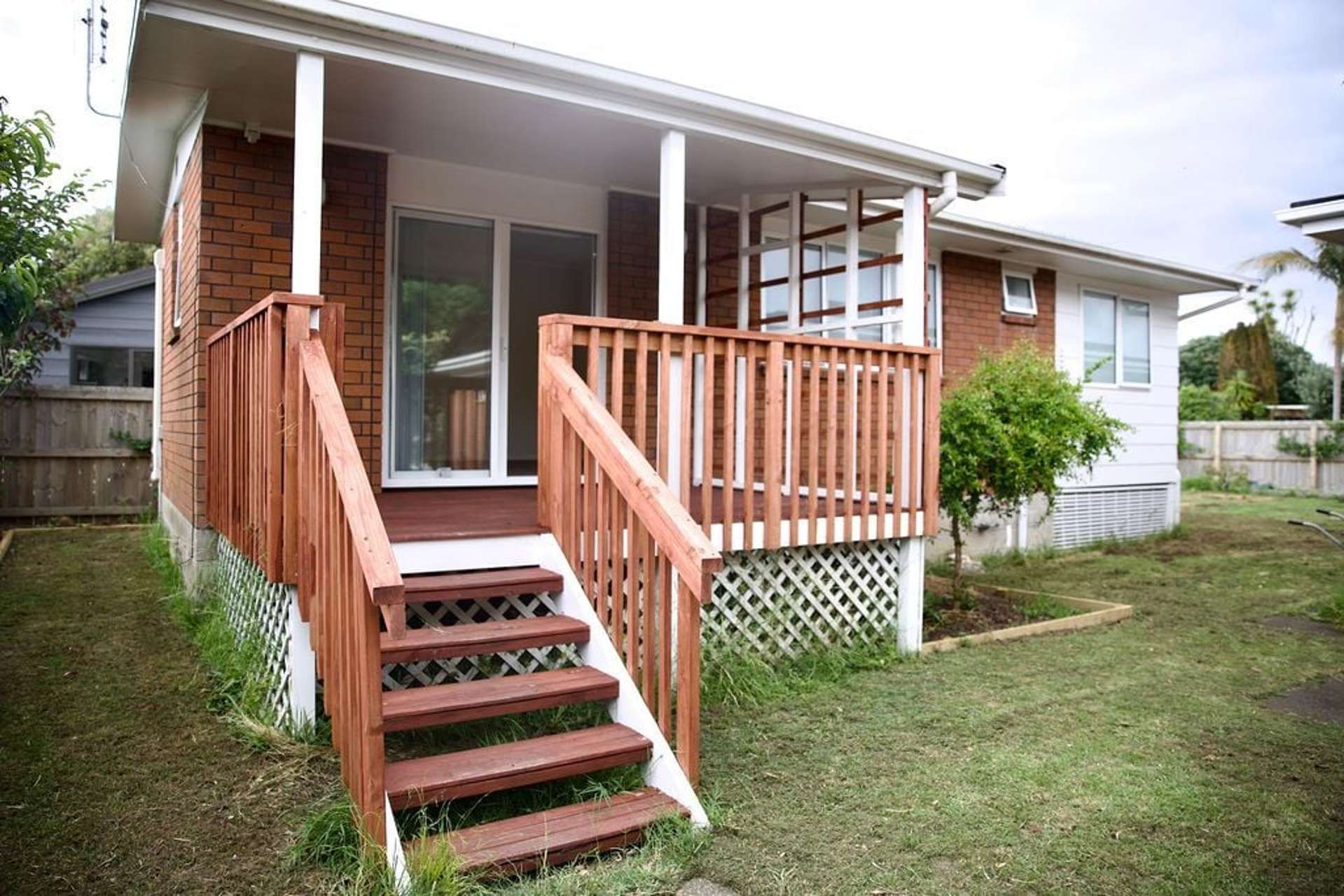 1A Kiwi Esplanade Mangere Bridge_0