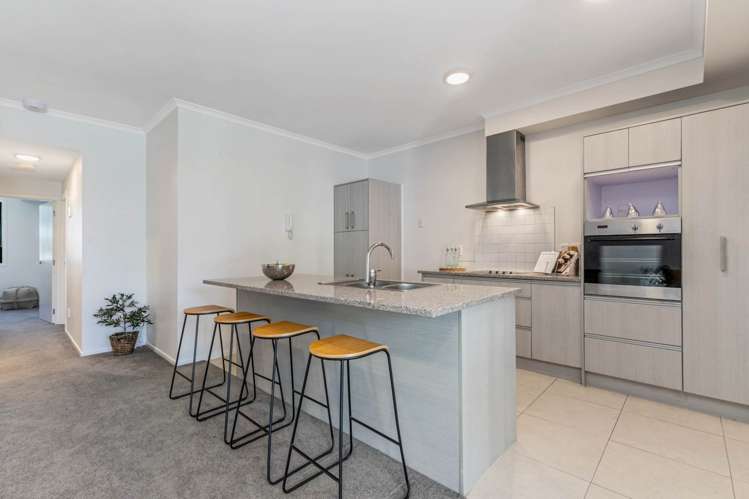 13/11 Carlos Drive Flat Bush_7