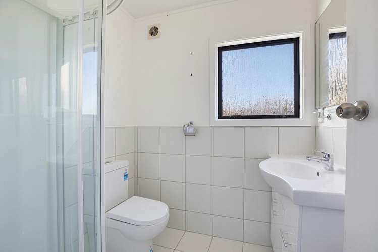 27 Eskdale Road Papakowhai_17
