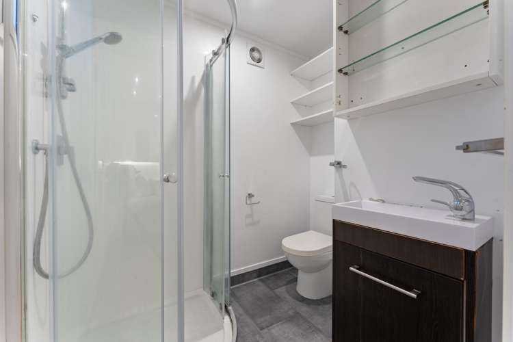 2/20 Celeste Place Totara Vale_18