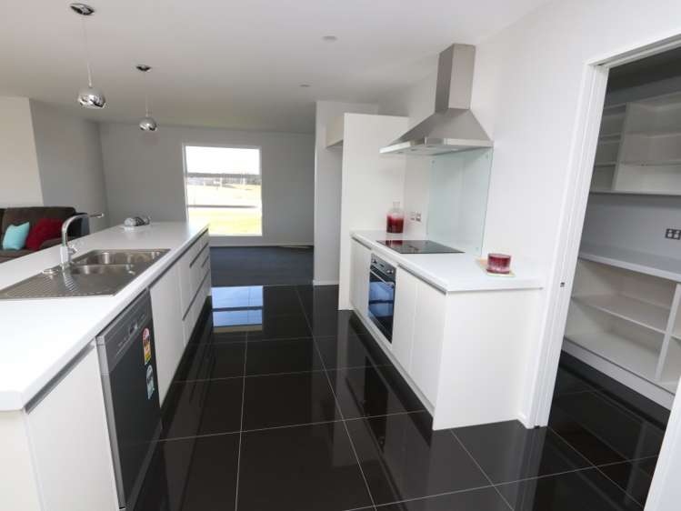 13 Whiteoak Grove Tinwald_0