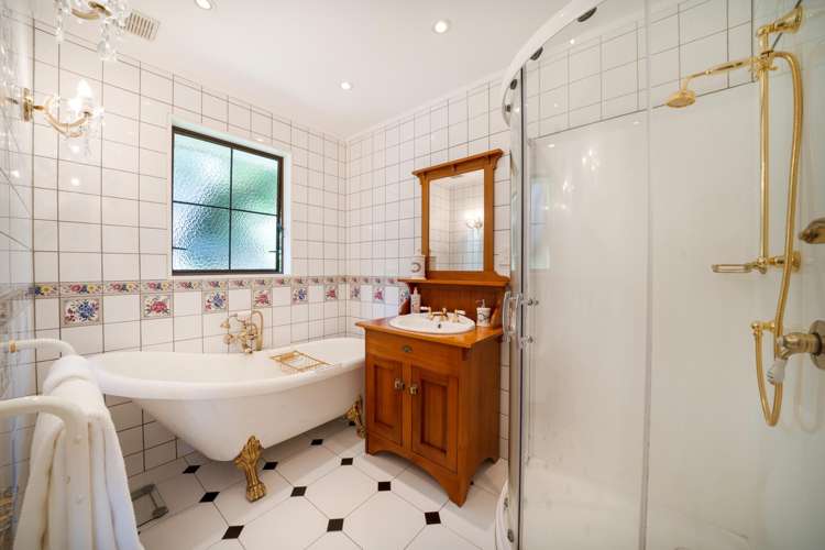 8 Makatote Grove Churton Park_16