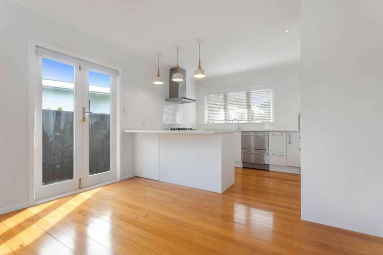 65 Gloria Avenue Te Atatu Peninsula_2