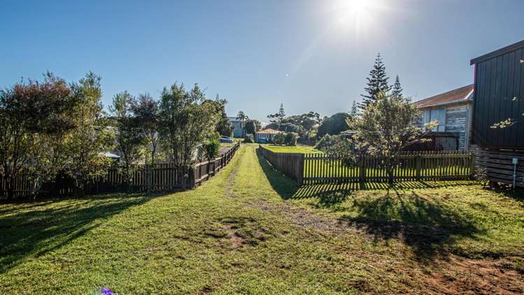 9 Tui Street Ahipara_21