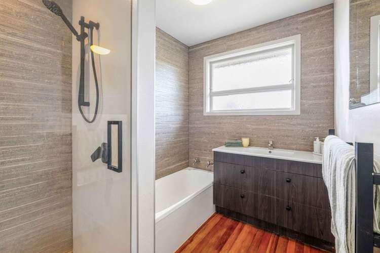 8 Glenn Terrace Otumoetai_13