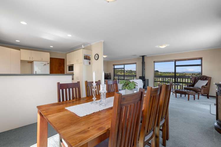 15 Philomel Crest Welcome Bay_10