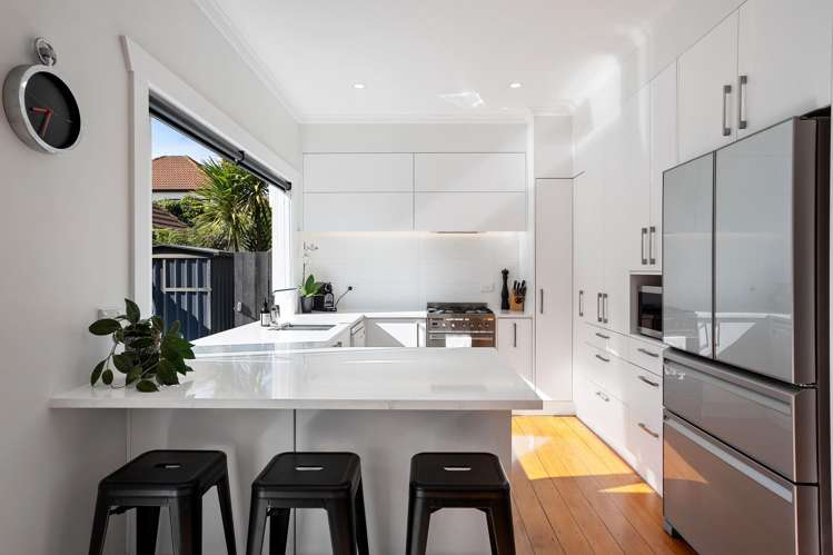 24 Queensway Three Kings_5