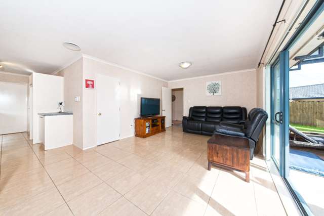 8 Gretton Court Flat Bush_2