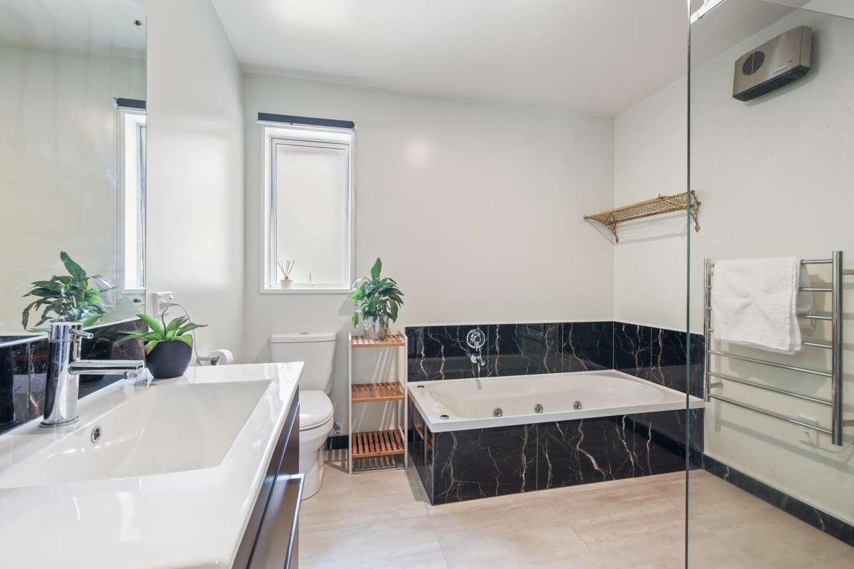 3894 Old West Coast Rd, Waddington_5