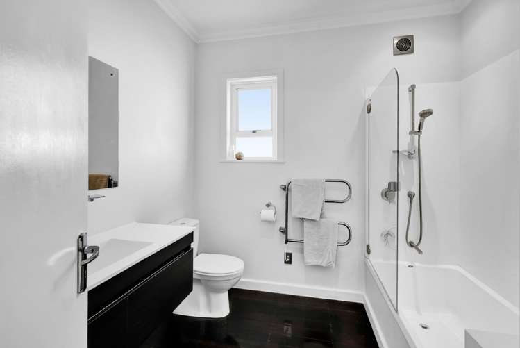 290 Devon Street West New Plymouth_12