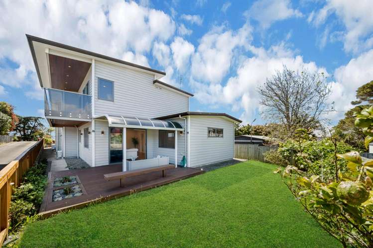 66A Marine Parade Mellons Bay_35