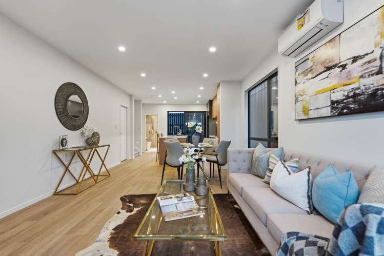 3B & 3C Towra Place Botany Downs_34