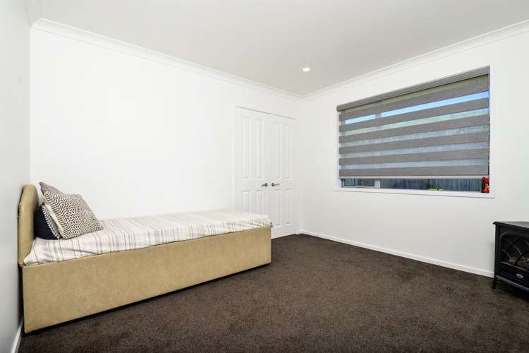 5 Compton Grove Huntington_15