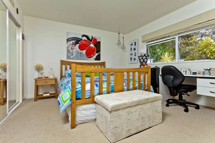 1 Oakford Park Crescent Greenhithe_9