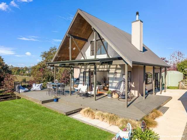 Rural Living At Its Best!