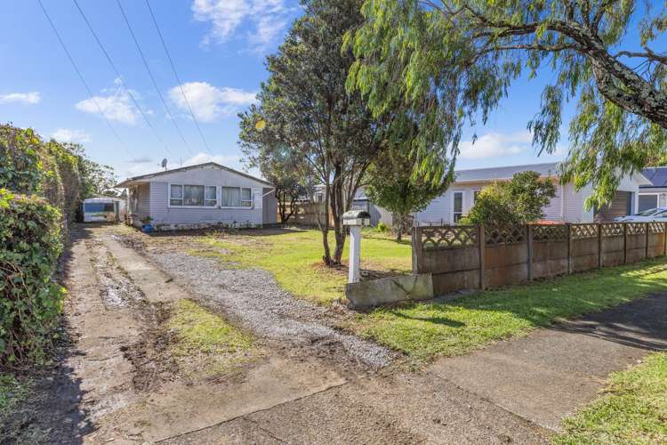 9 Muir Avenue Mangere Bridge_12