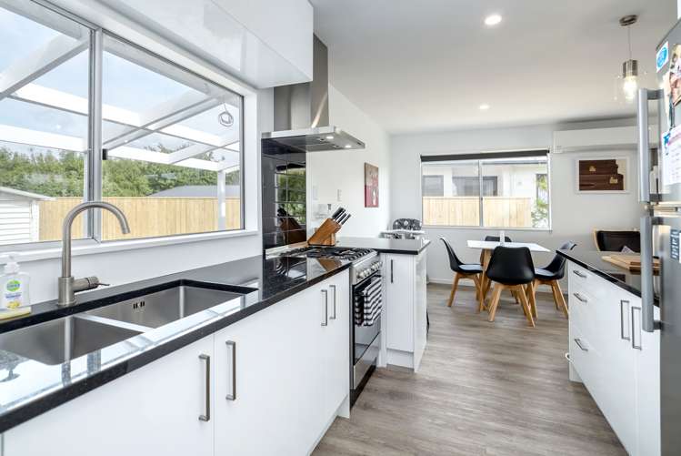 12 William Benton Street Featherston_8