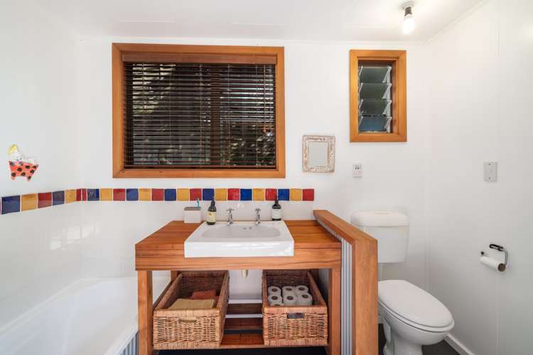 279 Marine Drive Charteris Bay_17