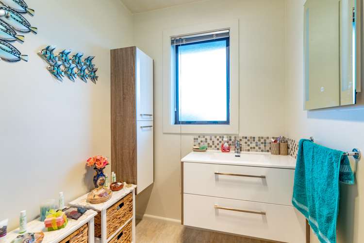 11 Quebec Place Wainoni_10