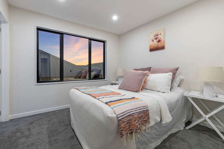 12 Woodacre Street Flat Bush_15