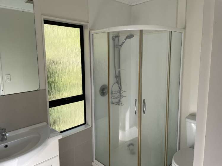 8a Parsons Glen Karori_8