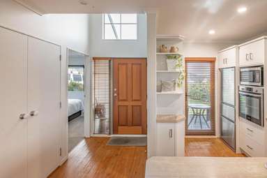 22 Lakeridge Close_3