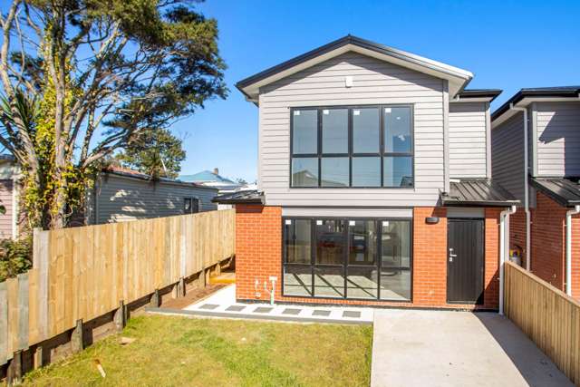 Modern 4-Bedroom Home in Kelston