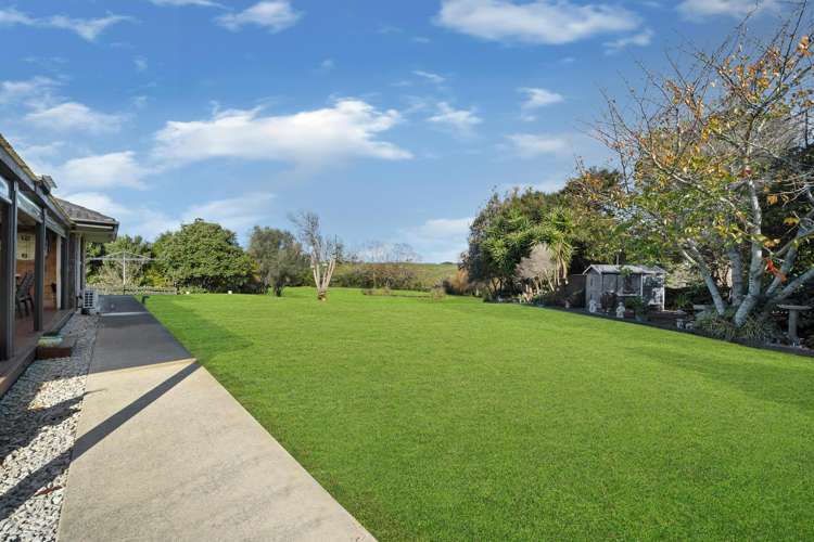 27 Awaroa Stream Drive Waiuku_17