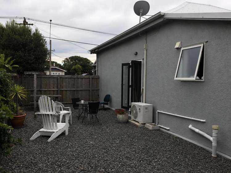 2/33 Radley Street Woolston_8