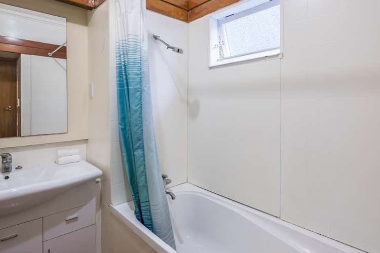 51 Chaytor Street Karori_14