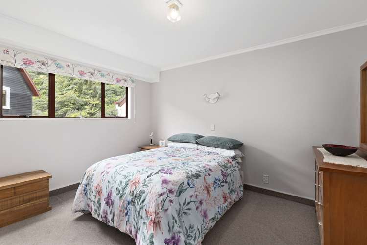 4 Andaman Grove Khandallah_12