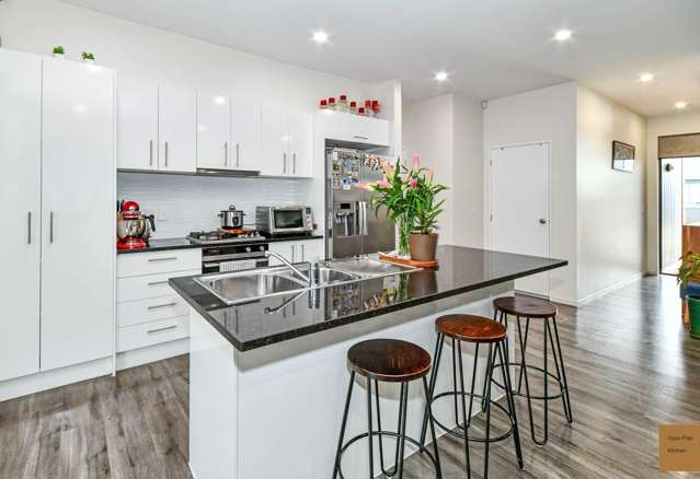 13 Te Aparangi Road 10938_1