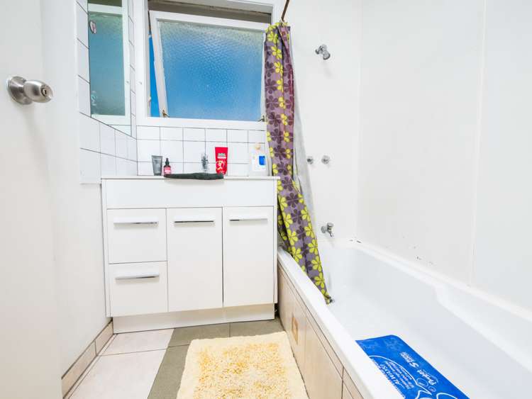 28 Gambare Place Wattle Downs_9