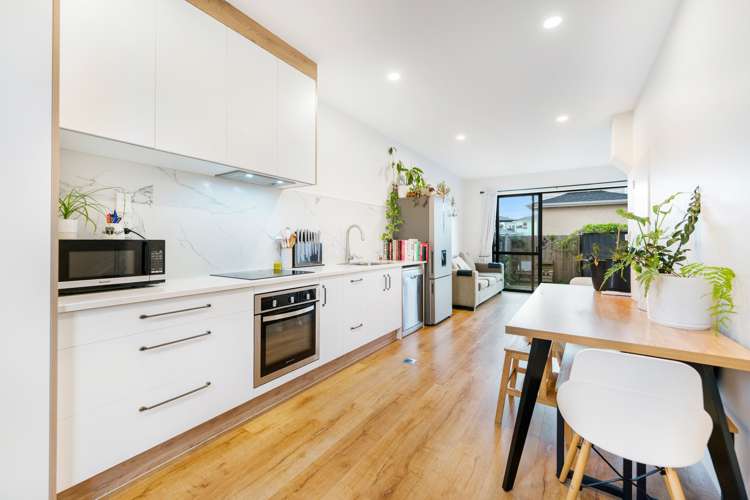 4/17 Woodford Avenue Henderson_13