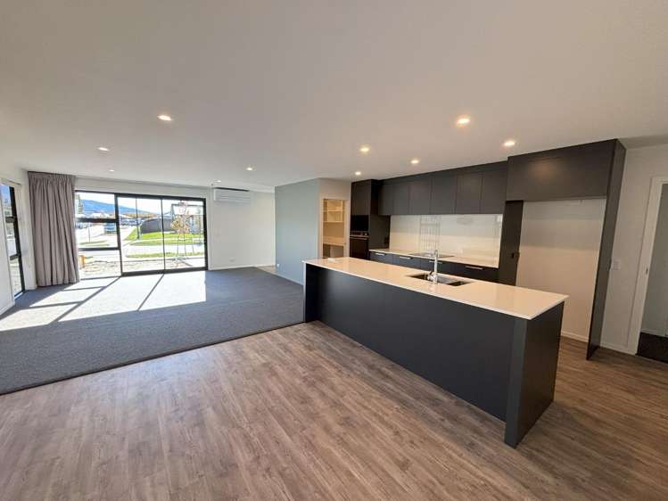 25 Wallis Drive 10126_1