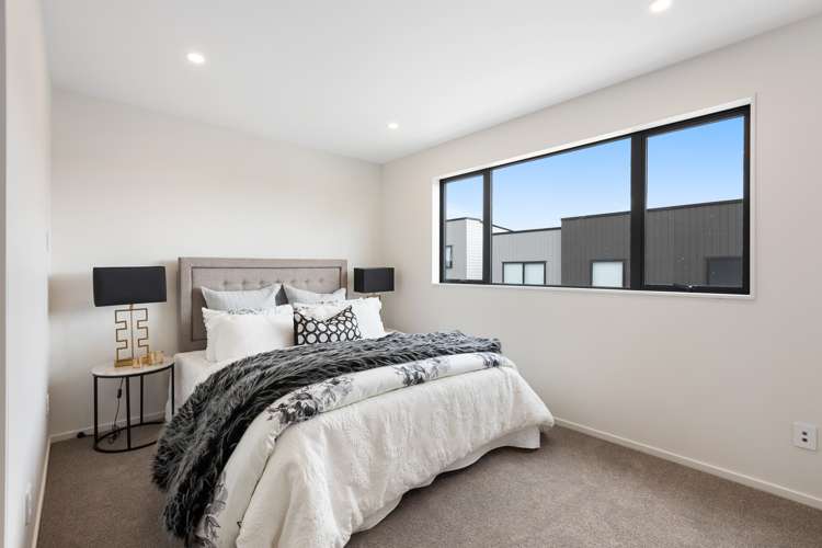 90d Sylvan Crescent Te Atatu South_12