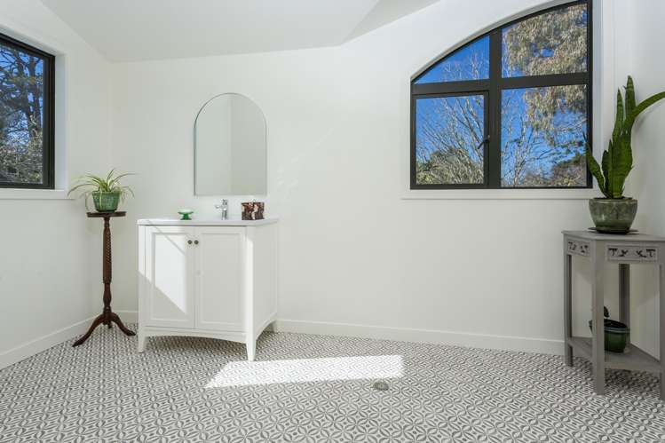 386 Upper Harbour Drive Greenhithe_18