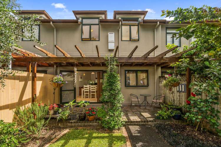 2/8 Tuscany Way Te Atatu Peninsula_13