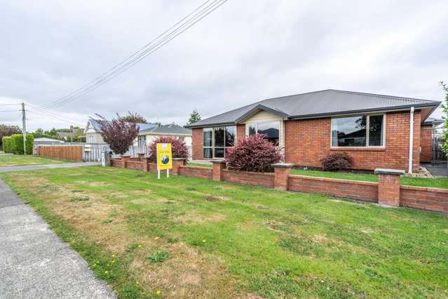 Excellent Front Townhouse!