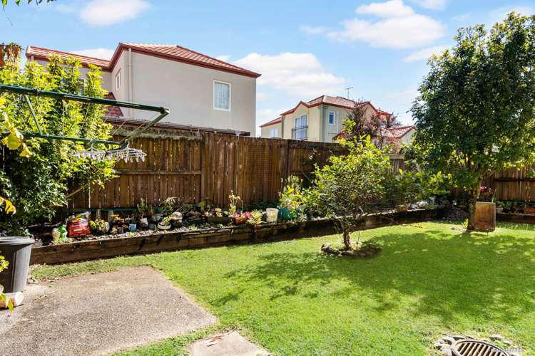 8 Dainton Place New Lynn_12