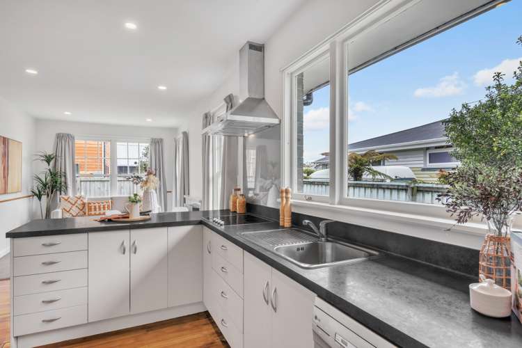 43 Birchfield Avenue Dallington_9