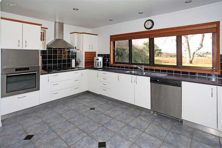 81 Pararekau Road Karaka_11