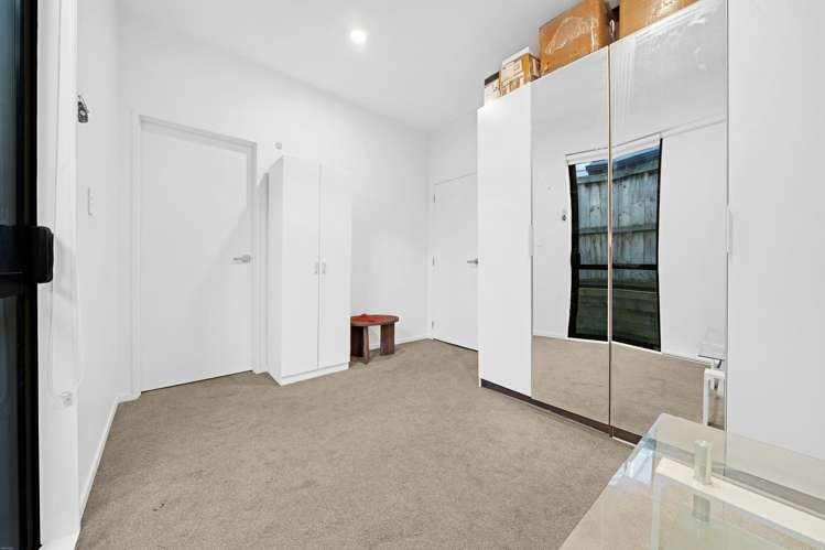 32 Matahae Drive Flat Bush_23