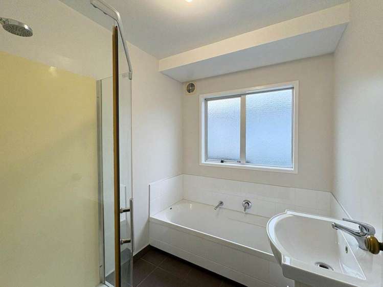 2/18 Moxham Grove Massey_8