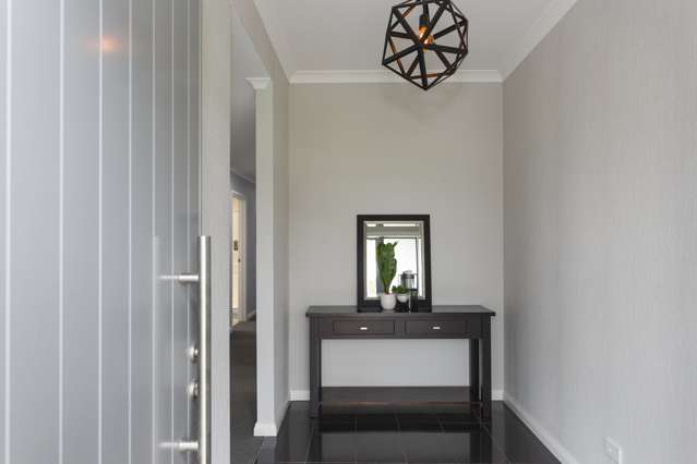 161 Spur Road West Feilding_1